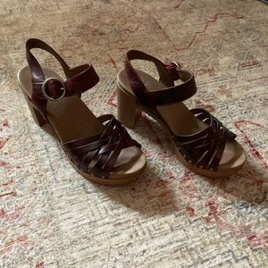 Dansko sandal size 38